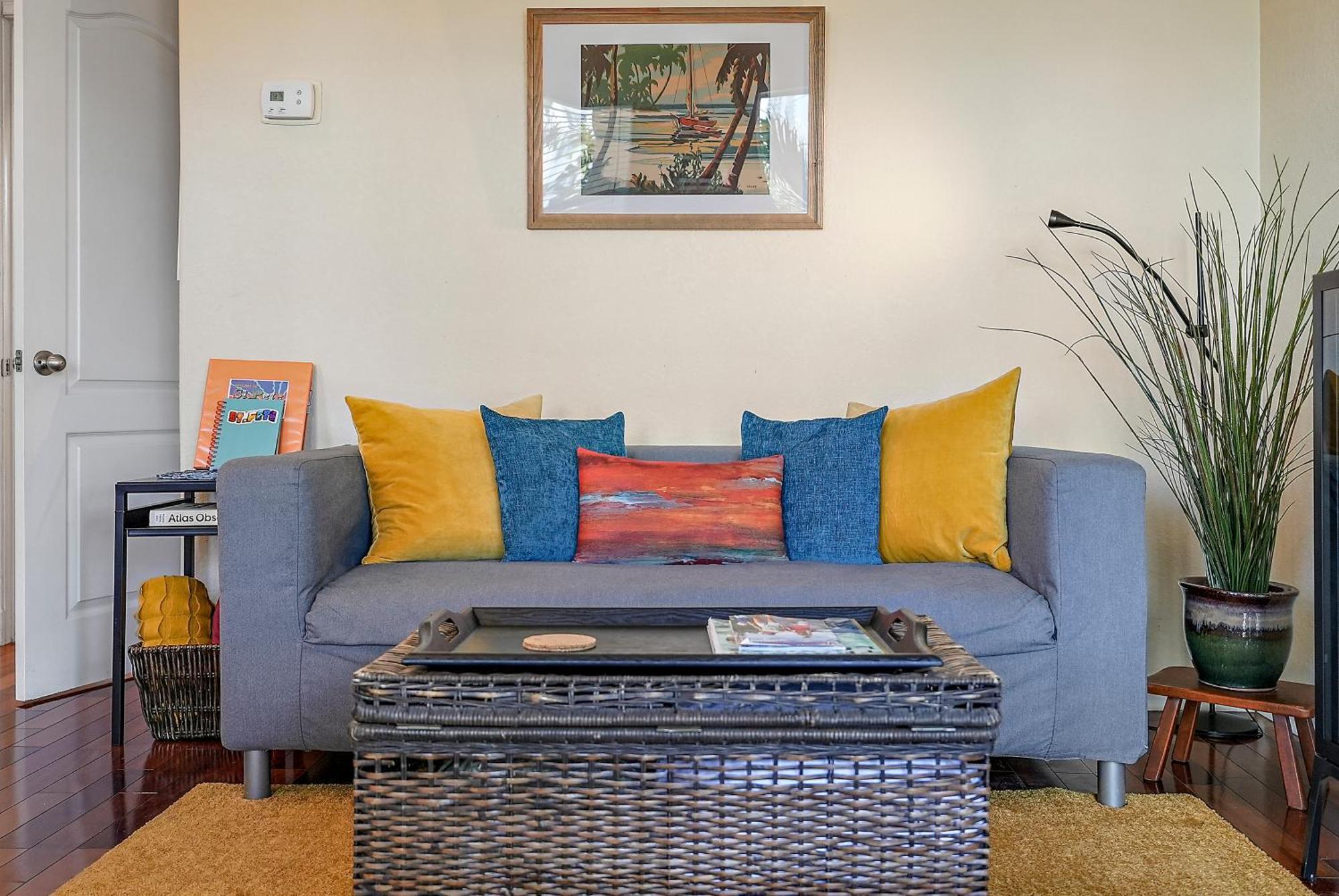 Wine-Dine-Sunshine Cozy Flat In The Heart Of Dtsp Villa St. Petersburg Bagian luar foto