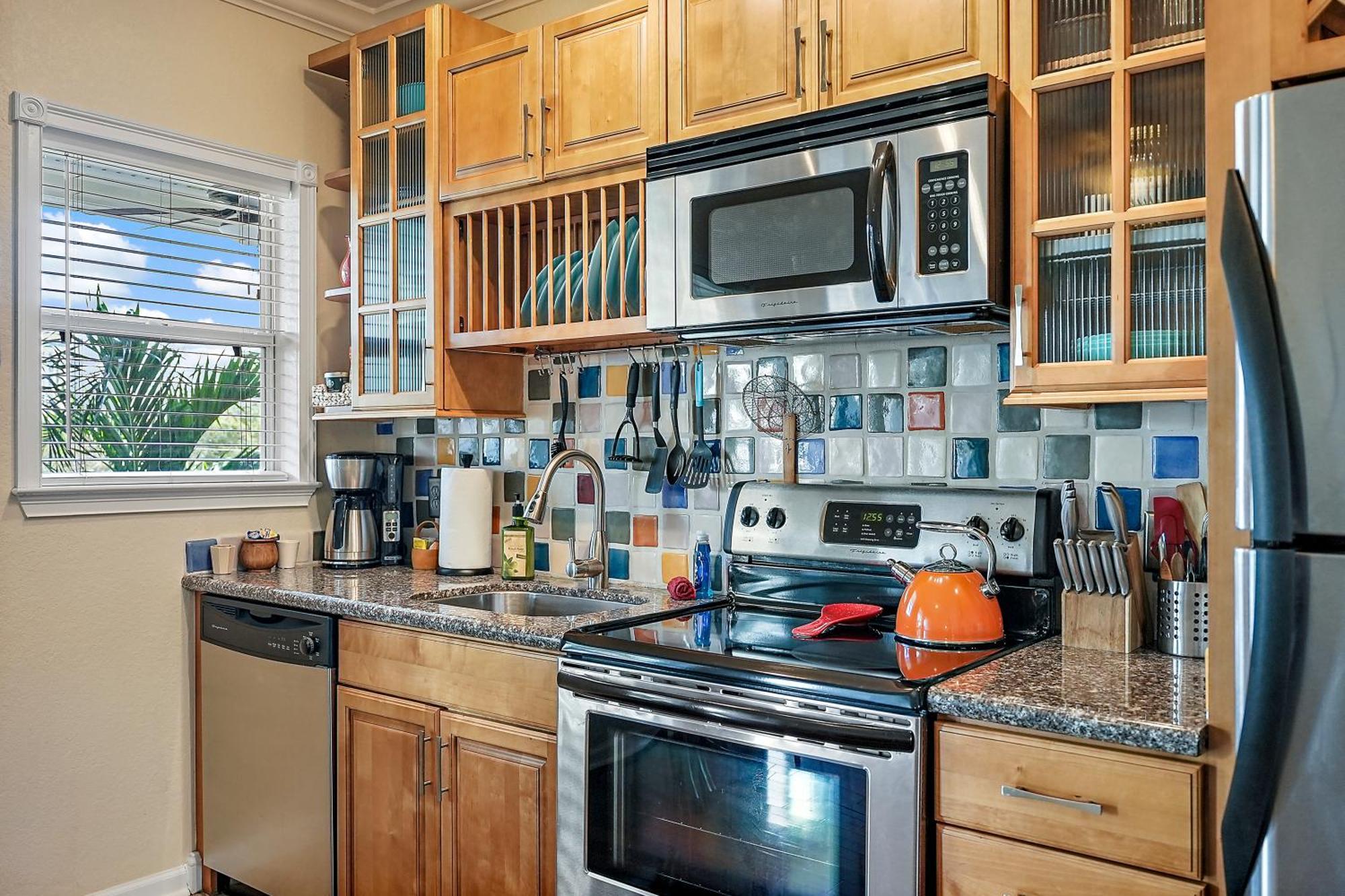 Wine-Dine-Sunshine Cozy Flat In The Heart Of Dtsp Villa St. Petersburg Bagian luar foto